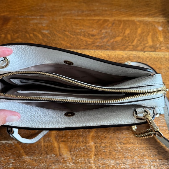 Micheal Kors, crossbody. White. - Picture 2 of 3